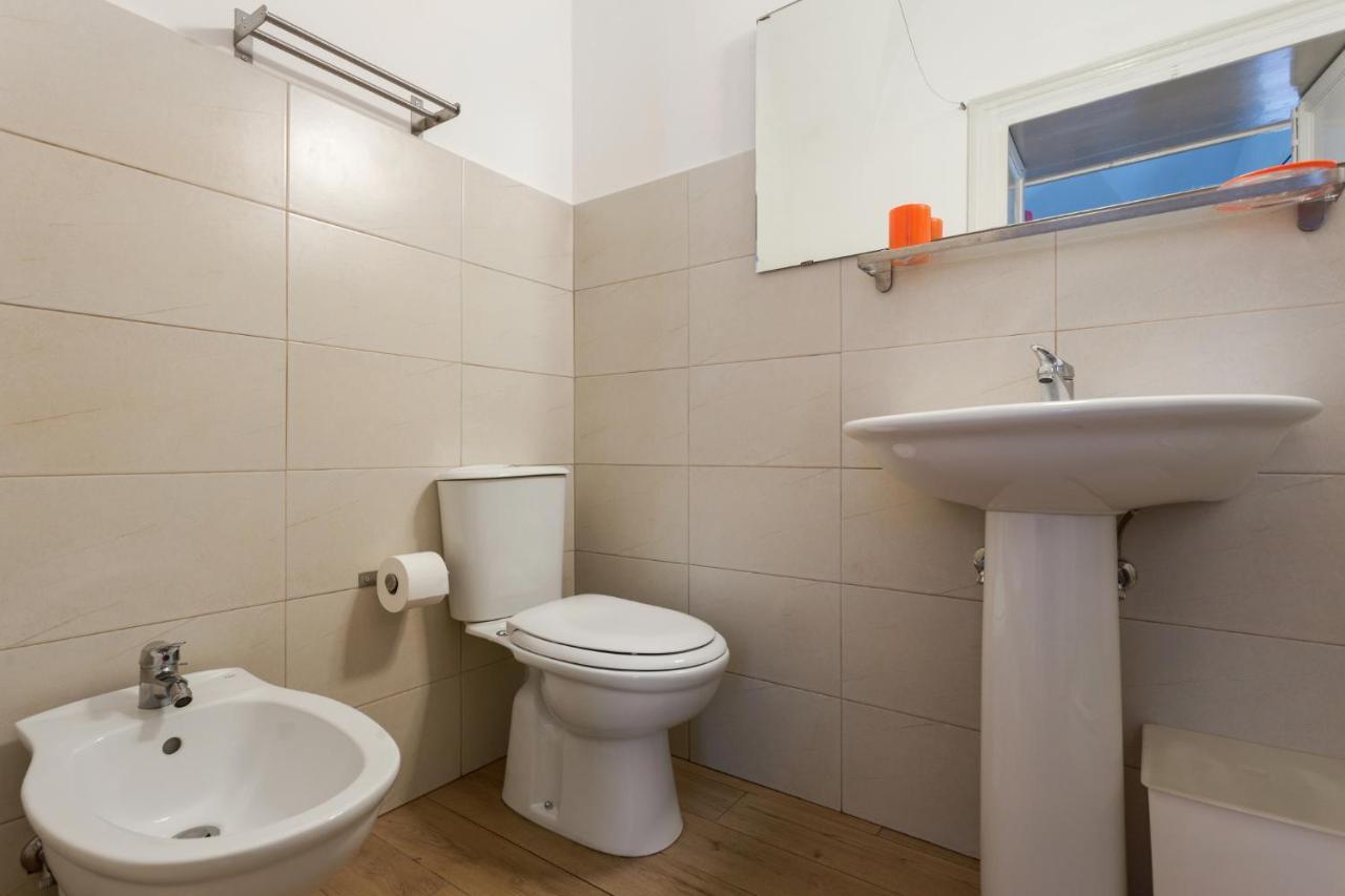 Da Gianni E Lucia With Bathroom In The Center 2* Catania