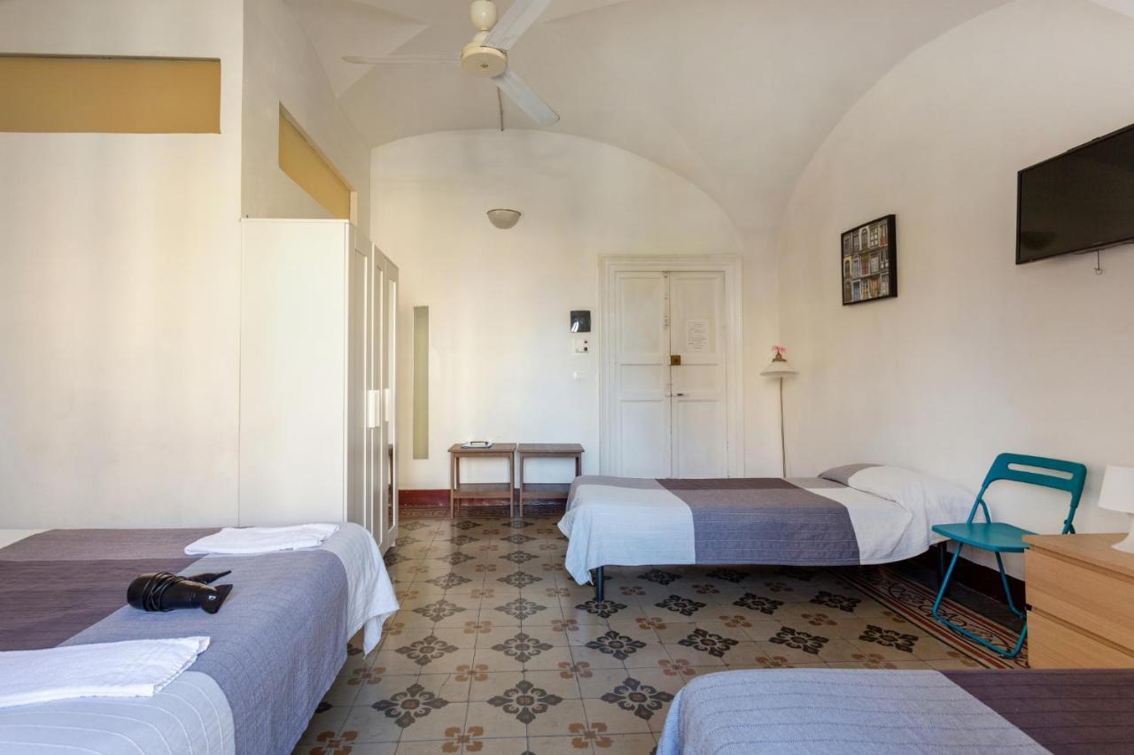 Da Gianni E Lucia With Bathroom In The Center Catania