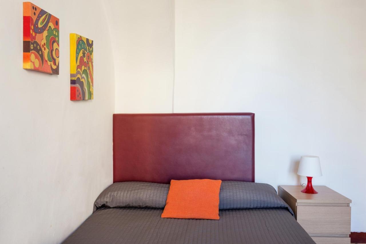 Da Gianni E Lucia With Bathroom In The Center Gasthof Catania
