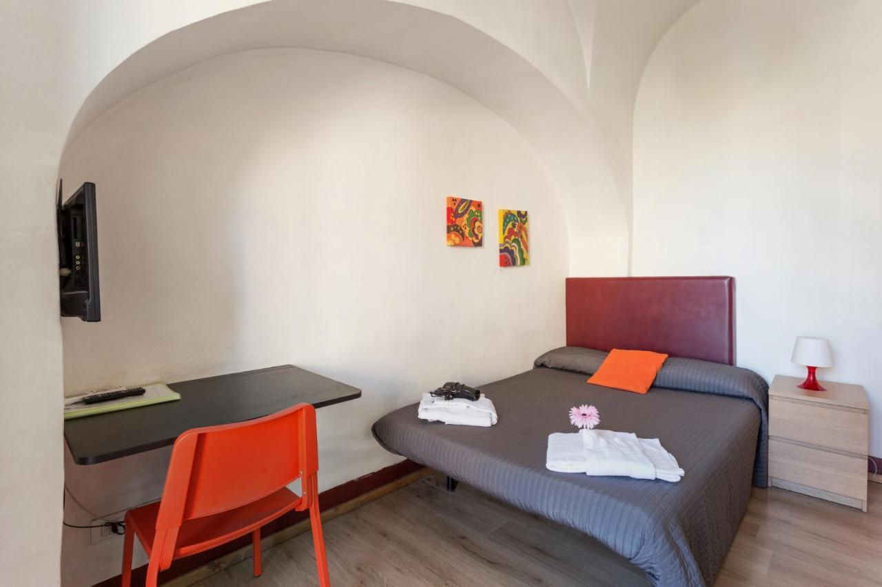Da Gianni E Lucia With Bathroom In The Center 2* Catane