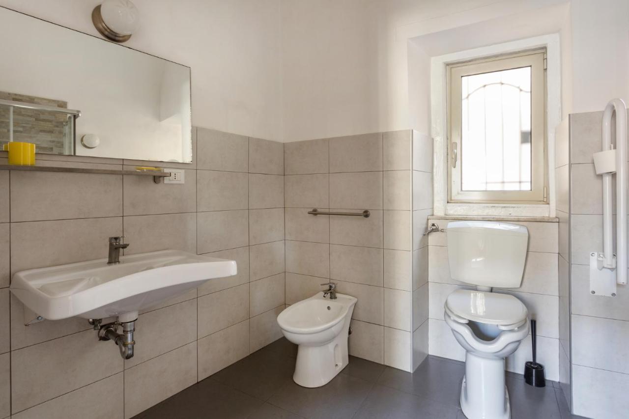 Da Gianni E Lucia With Bathroom In The Center Catania